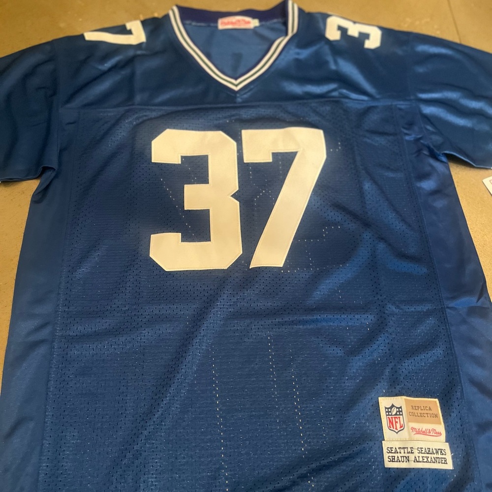SEATTLE SEAHAWKS SHAUN ALEXANDER MITCHELL & NESS ROYAL BLUE 2000 LEGACY JERSEY